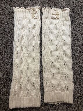 Source Unknown Crochet-Trim Cable Knit Leg Warmers in Cream
